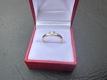 Load image into Gallery viewer, #582 - 14kt Yellow Gold, Triangle Diamond Band, Size 6