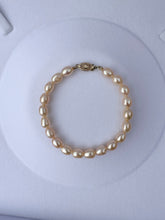 Load image into Gallery viewer, #400 - 7”, 14kt Yellow Gold, Chinese Freshwater Pearl Bracelet