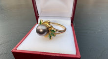 Load image into Gallery viewer, #374 - 14k Yellow Gold, Black Akoya Pearl & Emerald Ring, Size 7 3/4