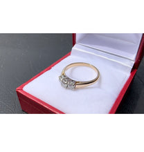 Load image into Gallery viewer, #490 - 14k Yellow Gold, Past Present Future Style Engagement Ring, Size 6 1/4
