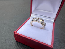 Load image into Gallery viewer, #583 - 14kt Curb Link Design Diamond Band, Size 5
