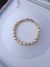 Load image into Gallery viewer, #400 - 7”, 14kt Yellow Gold, Chinese Freshwater Pearl Bracelet
