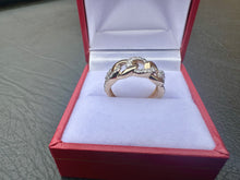 Load image into Gallery viewer, #583 - 14kt Curb Link Design Diamond Band, Size 5
