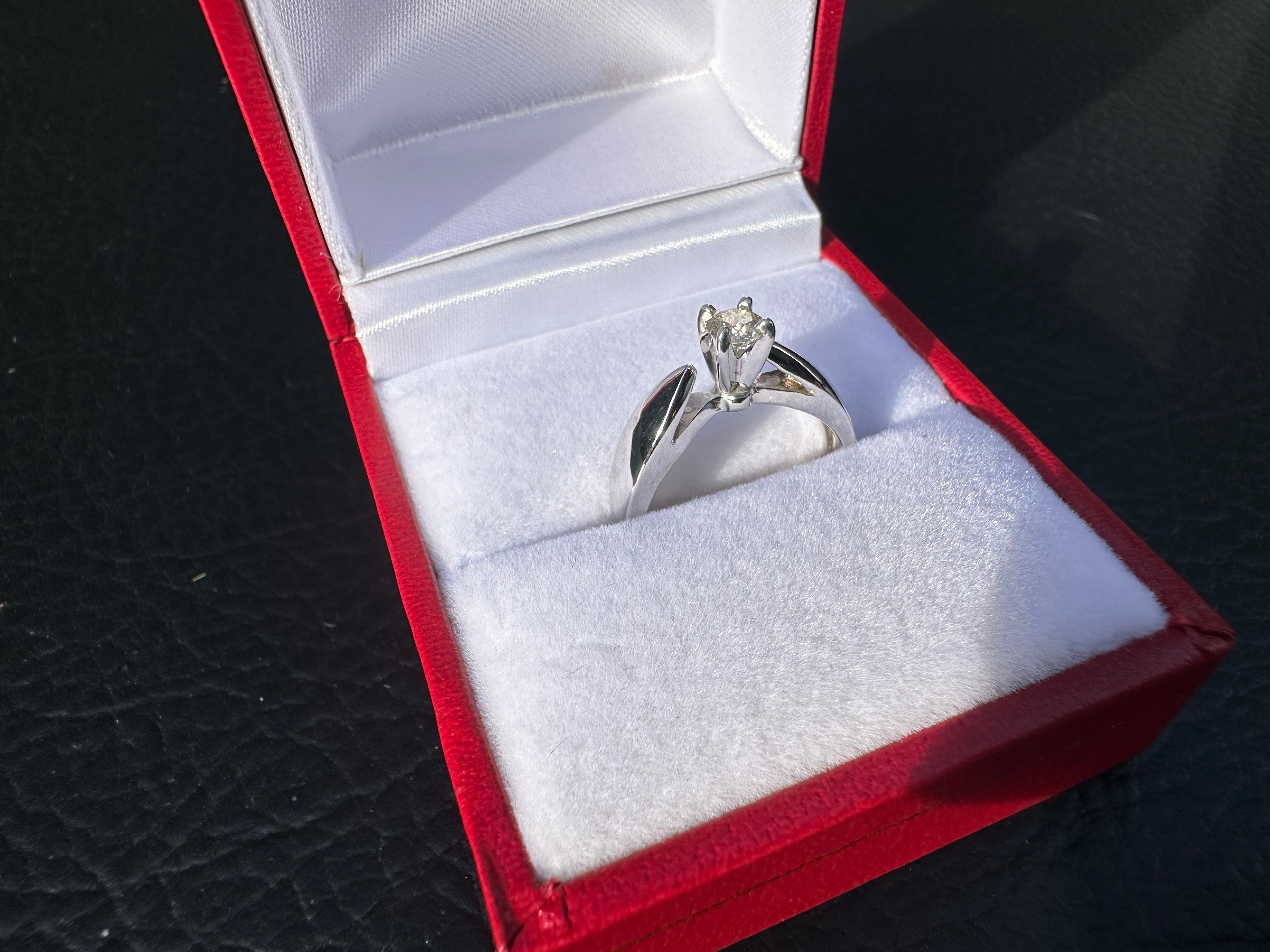 #447 - .20 Carat Natural Diamond. 14k White Gold Solitaire Engagement ...