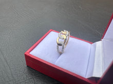 Load image into Gallery viewer, #583 - 14kt Curb Link Design Diamond Band, Size 5
