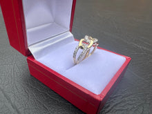 Load image into Gallery viewer, #583 - 14kt Curb Link Design Diamond Band, Size 5
