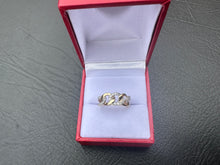 Load image into Gallery viewer, #583 - 14kt Curb Link Design Diamond Band, Size 5
