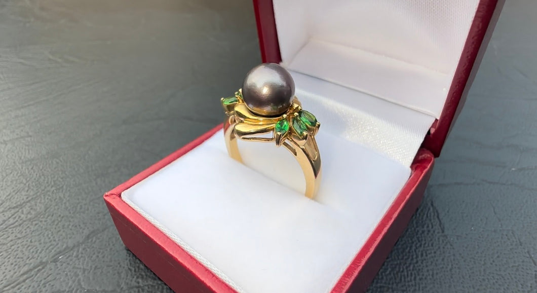 #374 - 14k Yellow Gold, Black Akoya Pearl & Emerald Ring, Size 7 3/4