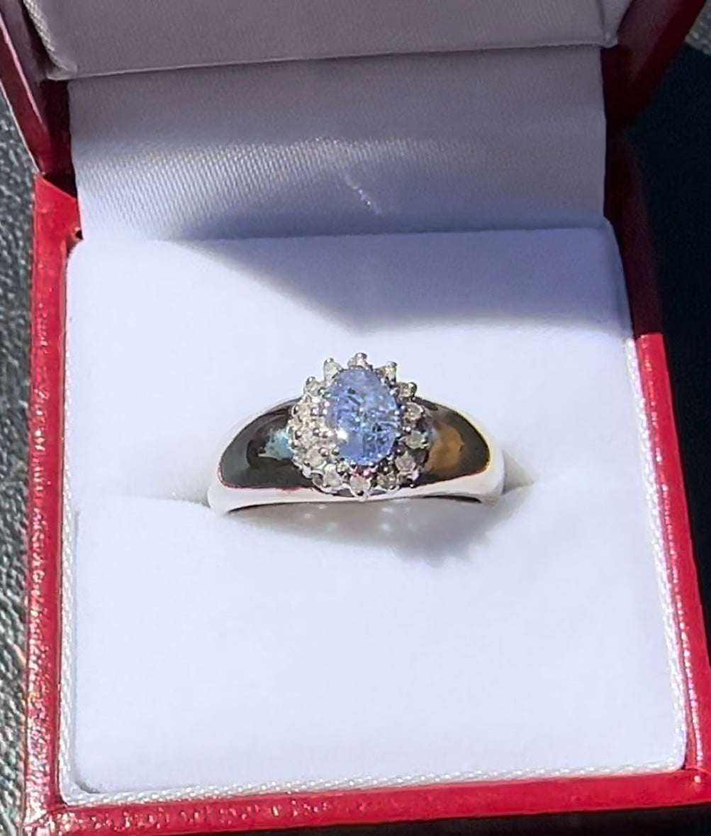 #257 - 14k White gold, natural tanzanite & diamond ladies ring, size 7