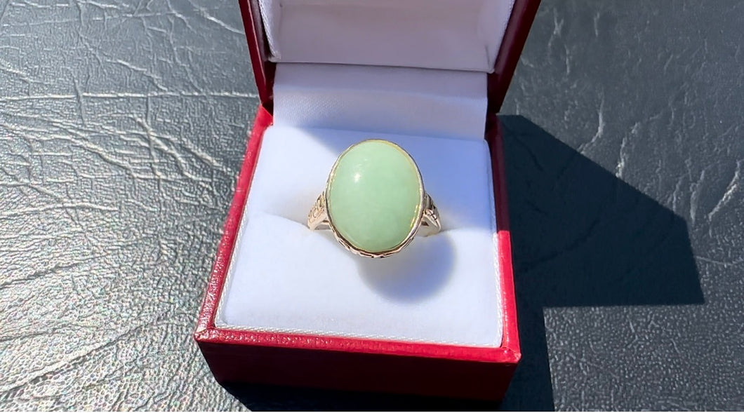 #322 - 14kt Yellow Gold, 6.34ct Cabochon Jadeite Ring, Size 9